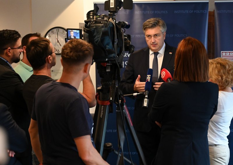 Plenković se oglasio o razrješenju šefa VSOA-e koje je pokrenuo Milanović