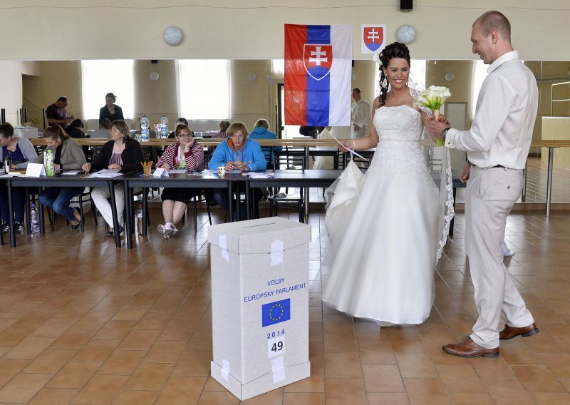 Šveđani masovno glasuju, Slovaci opet na dnu