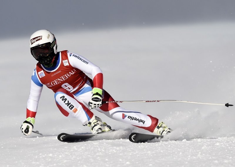 Gut najbrža u spustu, Vonn ostala bez bodova