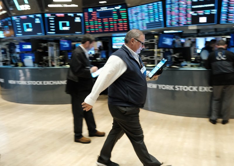 Wall Street pao, zabrinjavaju prosvjedi u Kini