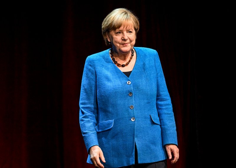 Merkel dobila Nansenovu nagradu za izbjeglice