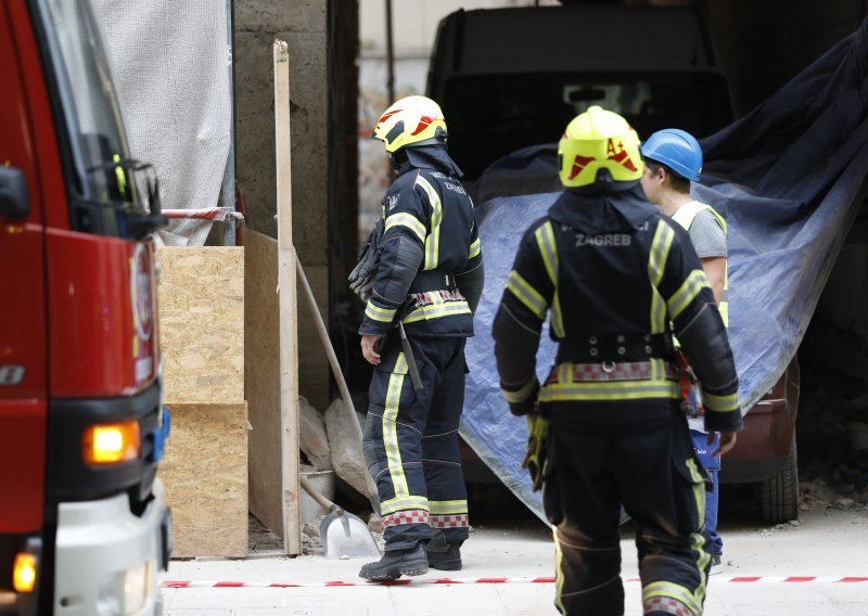 Požar u Kaštel Novom ugašen brzom intervencijom vatrogasaca