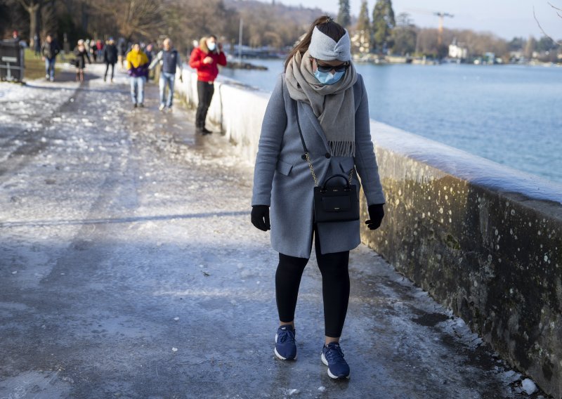 Nove brojke: 156 novih slučajeva zaraze koronavirusom, 10 osoba na respiratoru