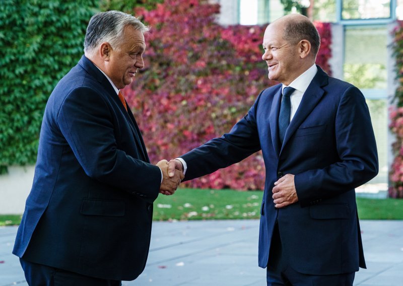 Orban u Berlinu sa Scholzom: Govorilo se o svim teškim temama; sastao se i s Angelom Merkel