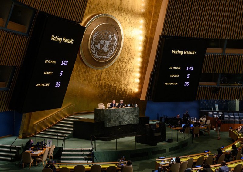 Opća skupština UN-a osudila Putinovu aneksiju ukrajinskih regija, samo četiri zemlje podržale Rusiju