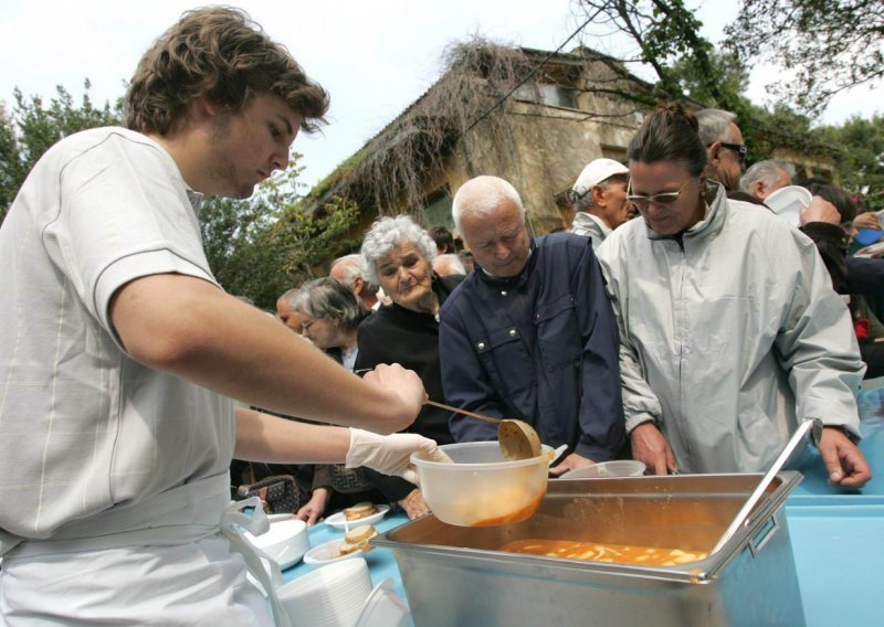 Sve više Splićana treba novac za hranu