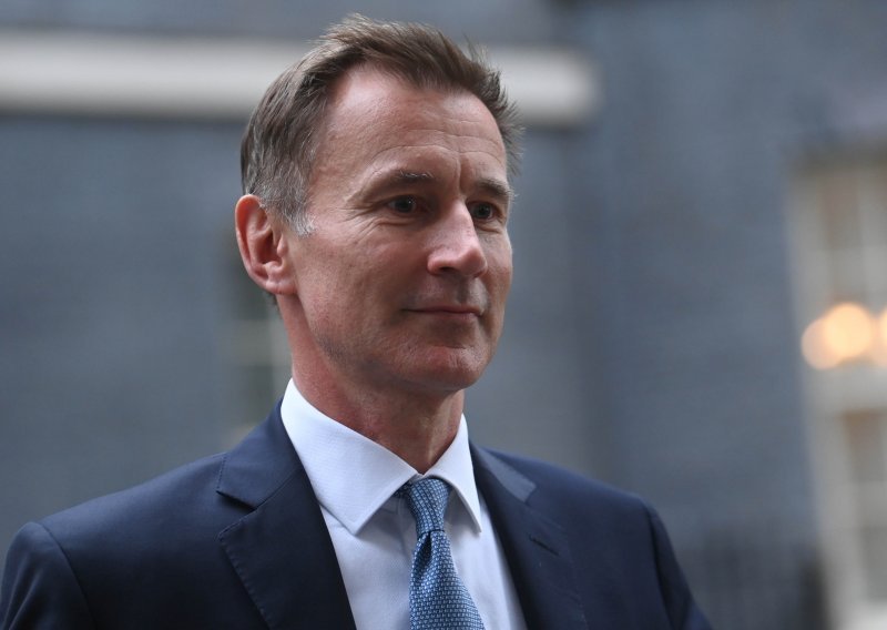 Jeremy Hunt potvrđen za ministra financija, više ministara dalo ostavke