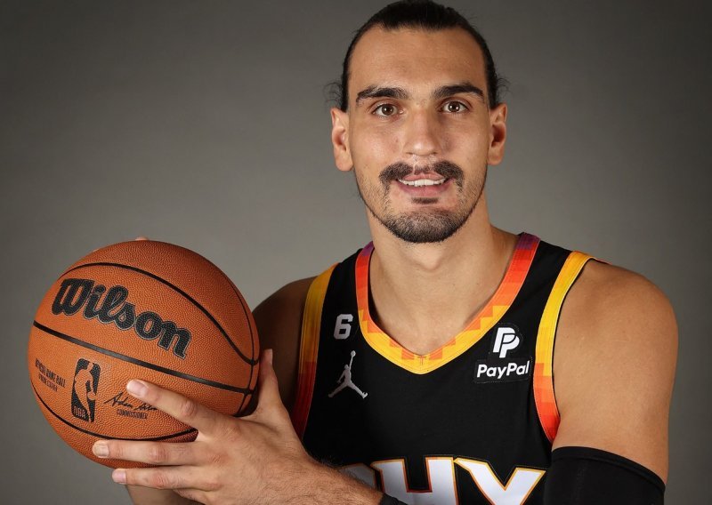 Dario Šarić sa smiješkom na licu dočekuje novu NBA sezonu, a američke novinare najviše je zanimalo kako mu se zove sin i gdje je rođen