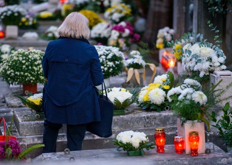 Zbog inflacije ovogodišnji odlazak na groblje koštat će više nego ikad prije