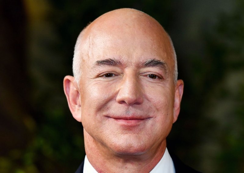 Spremačica iznijela prljavo rublje: Osnivač Amazona Jeff Bezos tjerao ju je da radi 14 sati i nije smjela ići na WC