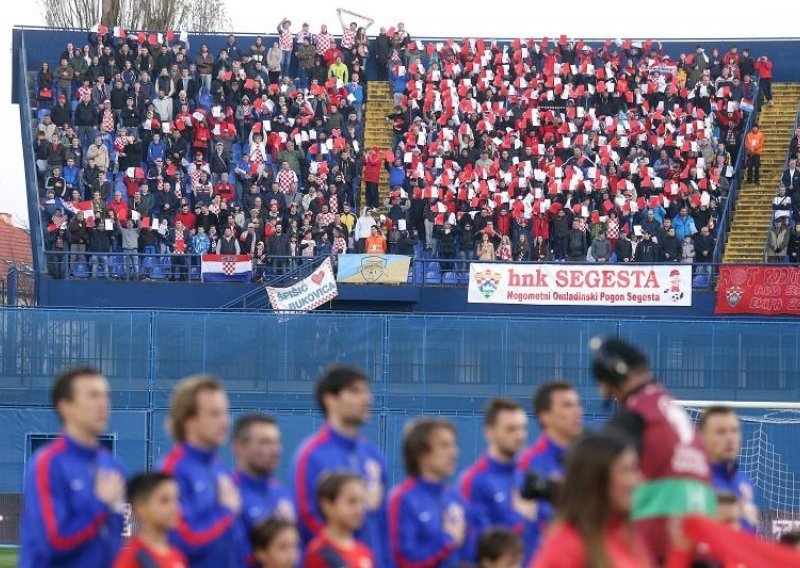 Hrvatska protiv Italije na Poljudu pred praznim tribinama!