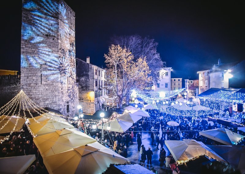 U četvrtak je započela tradicionalna manifestacija Advent u Zadru