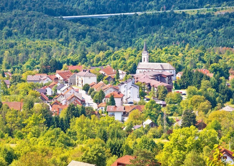 Grad u Gorskom kotaru daruje zemljište kako bi privukli nove stanovnike, naravno postoji jedan uvjet