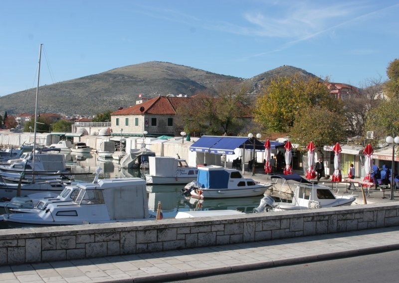 U Trogiru se gradi podzemna garaža na tri etaže