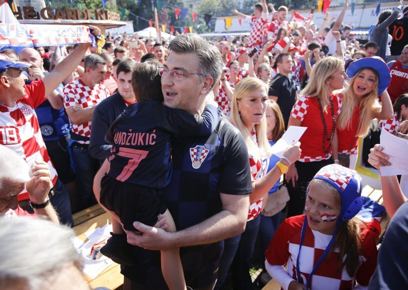 Plenković ide u Katar na utakmicu Hrvatska - Japan, sa sobom vodi troje ministara i sina