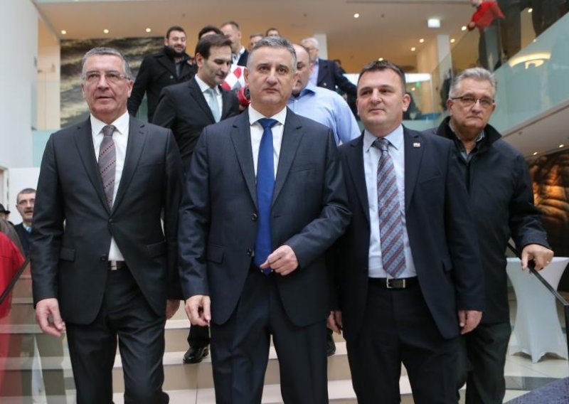 Karamarko: Vrijeme će pokazati tko su lopovi - bit ćete iznenađeni