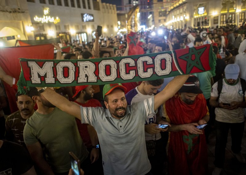 [FOTO] Veliko slavlje marokanskih navijača u Dohi, ali i u drugim gradovima diljem svijeta - Parizu, Amsterdamu, Torinu, Milanu...