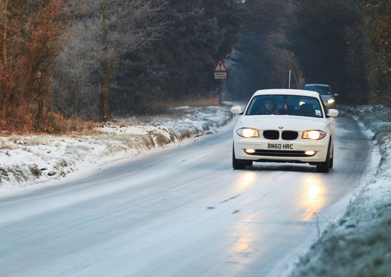 HAK upozorava na poledicu zbog niskih temperatura