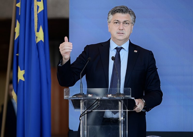 Plenković na Twitteru: BiH je zaslužila podršku EU-a