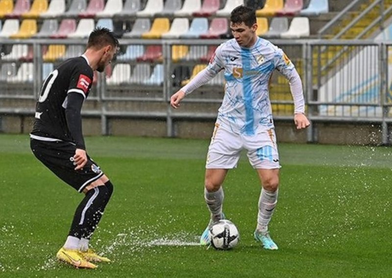 [VIDEO] Rijeka na svom terenu izgubila pripremnu utakmicu od Slaven Belupa; pogledajte kako je Zoran Zekić nadmudrio Sergeja Jakirovića