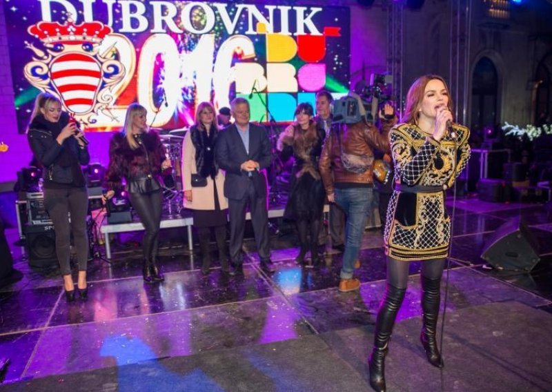 Severina u izazovnom izdanju uvela Dubrovčane u 2016.