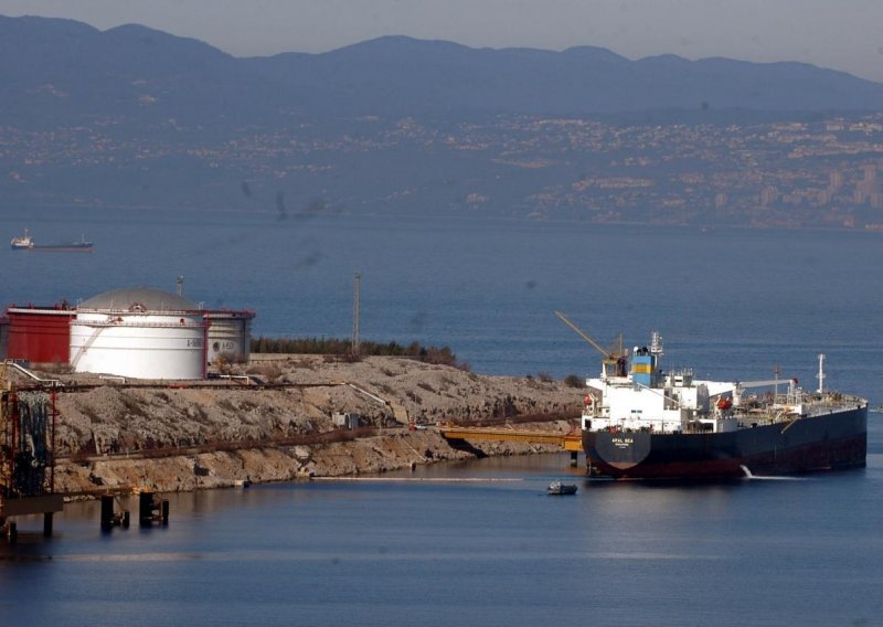 Odluka o LNG terminalu na Omišlju tek iduće godine