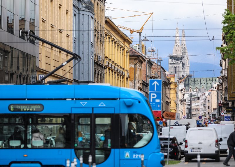 Grad Zagreb objavio kako će se prometovati dok traje Snježna kraljica