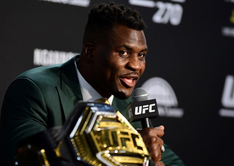 Bomba iz UFC-a! Prvak Francis Ngannou i službeno prekrižen, a evo tko se bori za pojas u teškoj kategoriji