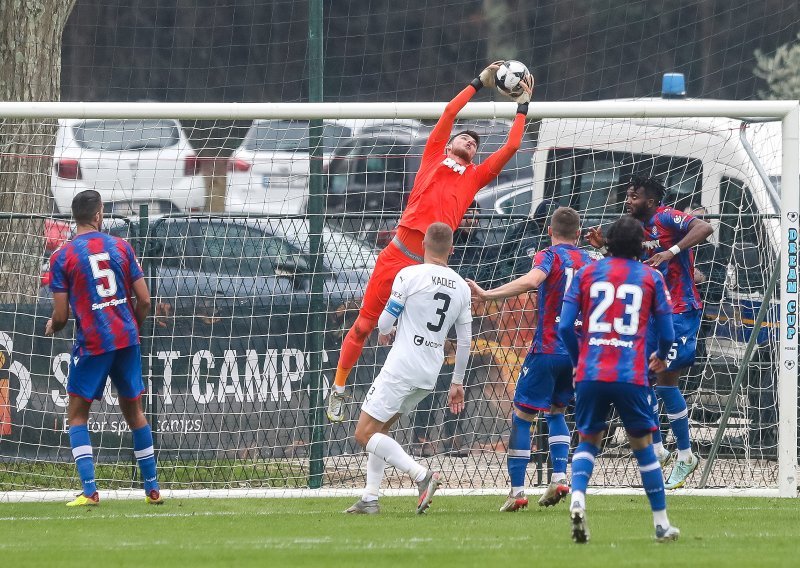 [FOTO] U zadnjoj pripremnoj utakmici Hajduk je remizirao, a jedini gol za Splićane zabio je Filip Krovinović