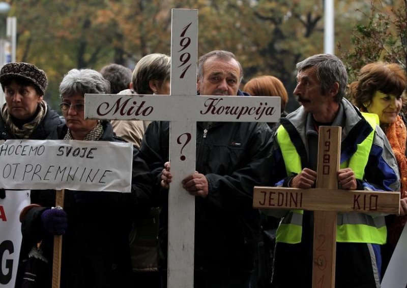 Prosvjed bivših radnika KIO Keramike u Zagrebu