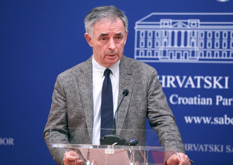 Pupovac: Očekujem da se napredak u obnovi vidi iz dana u dan