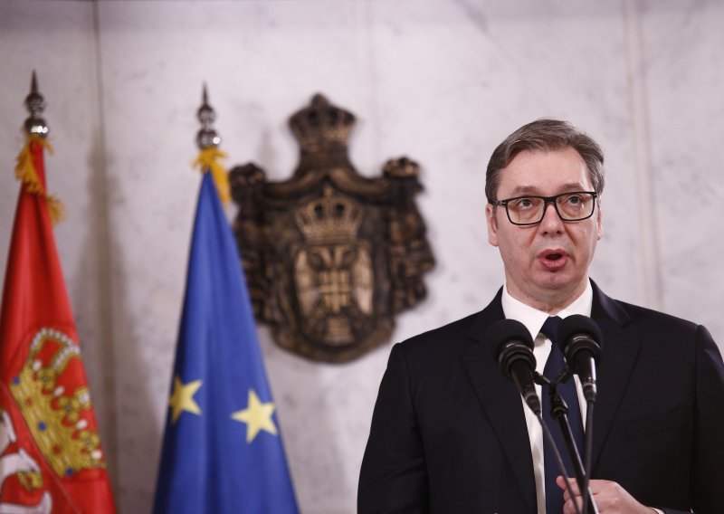 [VIDEO] Vučić: Borit ću se za Kosovo i Metohiju i našu Srbiju; SAD: Srbija već plaća previsoku cijenu, neka uvedu sankcije Rusiji