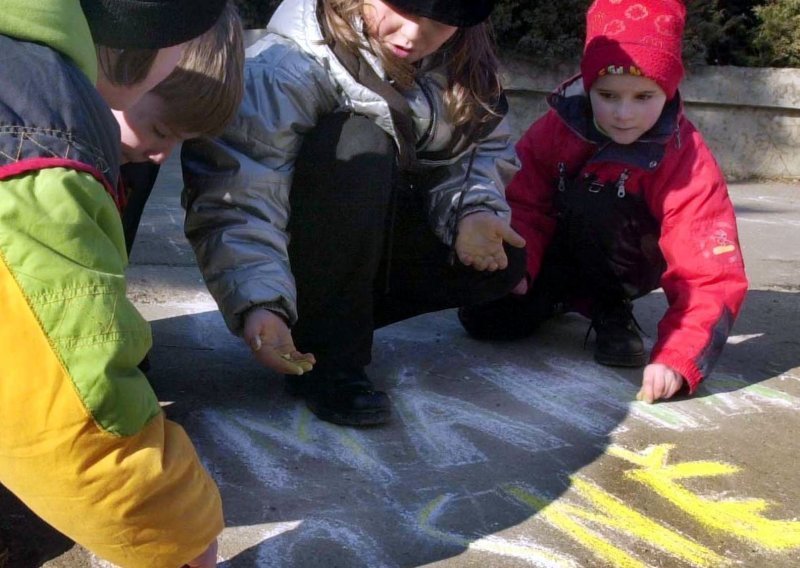 Djecu u našim školama uče da u BiH žive samo Bošnjaci