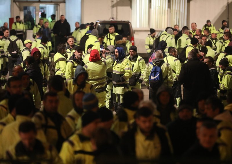 Ništa od dogovora: 'Ovo više nije štrajk, već obustava rada. Pokupit ćemo smeće bolnicama, školama, vrtićima...'