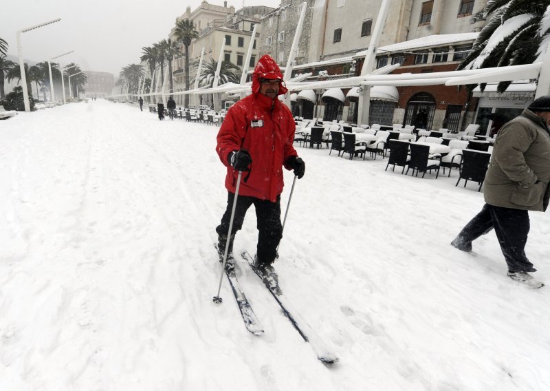 U okovima snijega i leda: Pogledajte kako je Split izgledao na današnji dan prije 11 godina