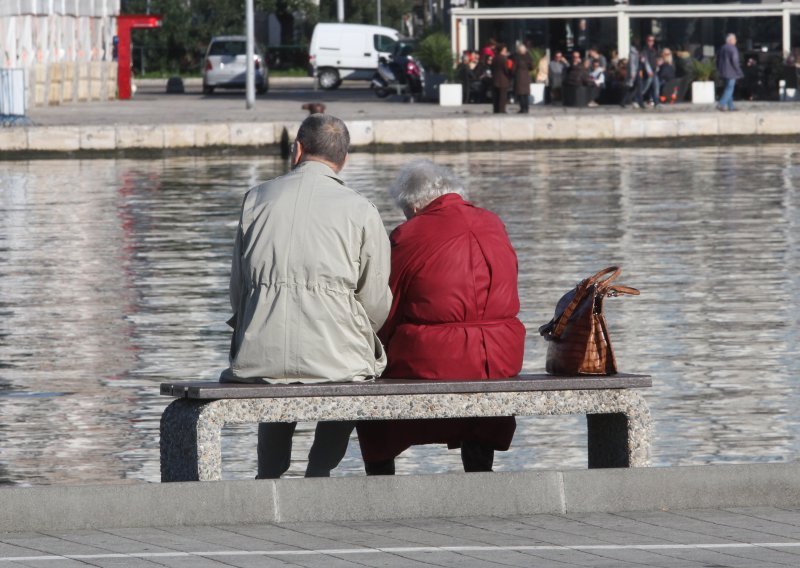 Koliko je stogodišnjaka u Hrvatskoj? Neke regije prednjače s brojem, ima i poznatih među slavljenicima