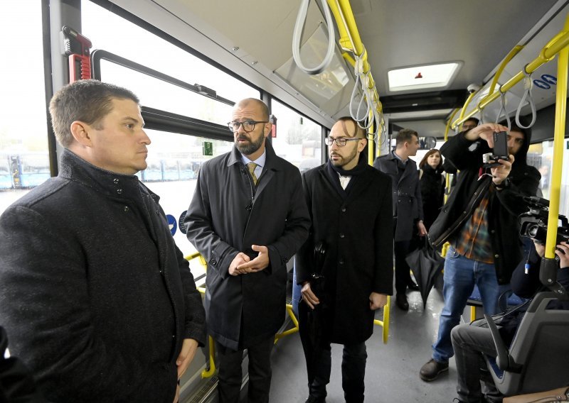 U Zagreb stiglo zadnjih 20 od 65 autobusa na klasična goriva. Sljedeći će biti na vodik ili električni