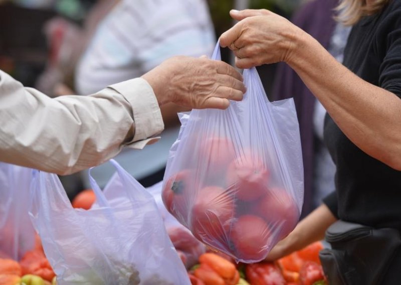 U siječnju potrošačke cijene pale rekordnih 0,9 posto