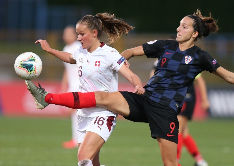 Hrvatske nogometašice pobijedile Mađarsku za drugo mjesto na Cipru