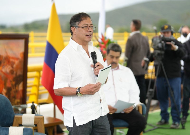 Kolumbijska vlada priznala ELN-u status 'naoružane pobunjeničke političke organizacije'
