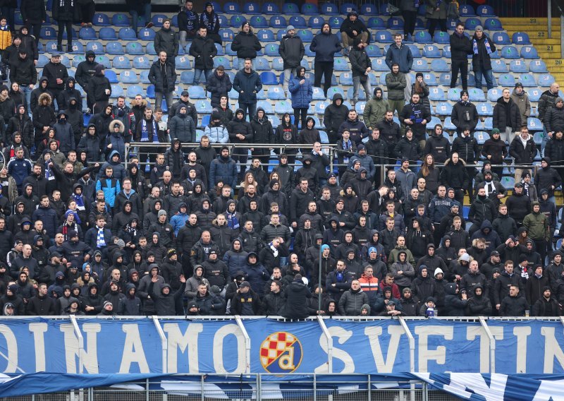 Nedostojno okruženje na utakmici Dinama i Lokomotive; evo koliko je točno bilo gledatelja na stadionu