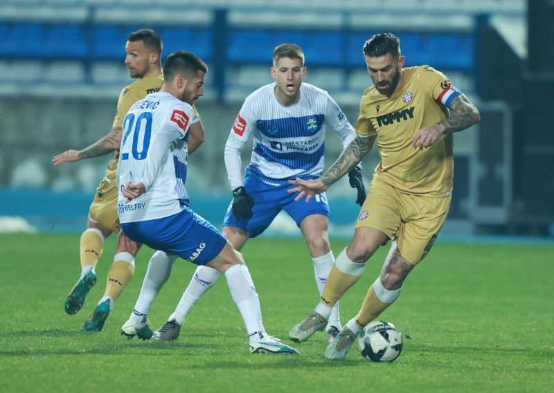 SuperSport Hrvatski nogometni Kup, četvrtfinale, Osijek - Hajduk 1:2, 1.3.2023., video sažetak