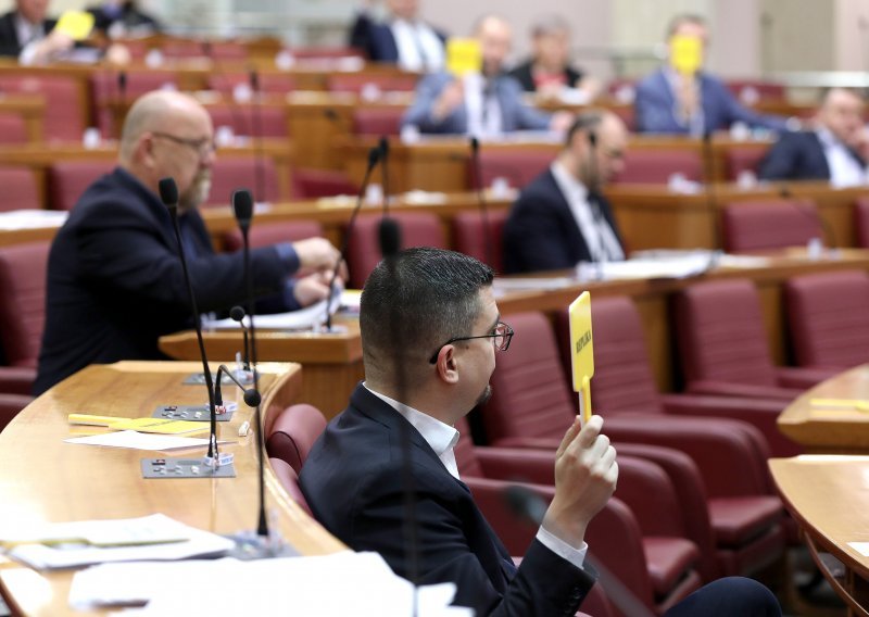 Sabor donio Zakon o vodi za ljudsku potrošnju, cilj je potaknuti građane na korištenje vode iz slavine