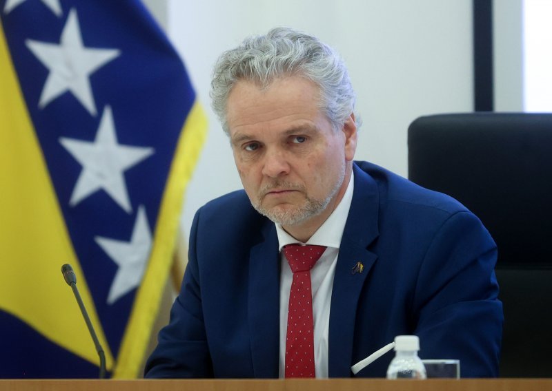 Posebni predstavnik EU: Neprihvatljiva blokada s izborom nove vlade u Federaciji BiH