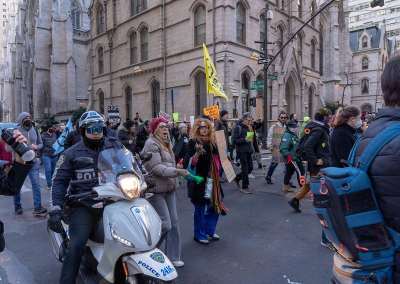 Usporen broj zaposlenih u SAD-u, privatnici najviše zapošljavali u  ugostiteljstvu i organizaciji slobodnog vremena