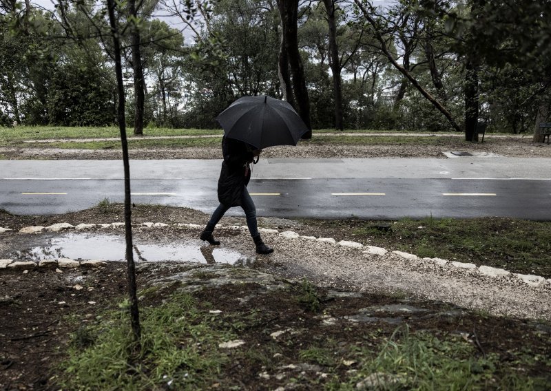 Stiže velika promjena vremena: Već poslijepodne pljuskovi, olujno jugo, a onda i bura