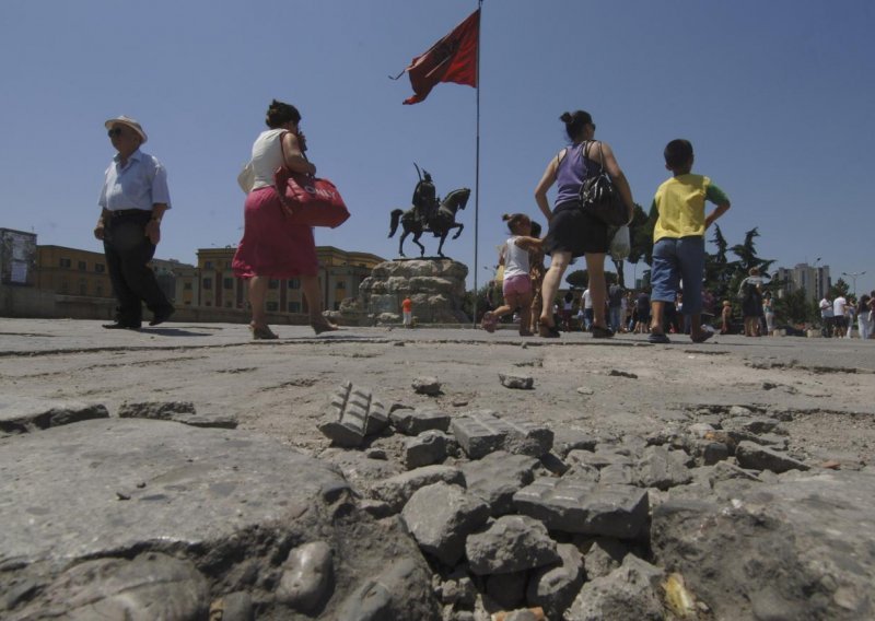 Na izborima u Albaniji ubijen promatrač