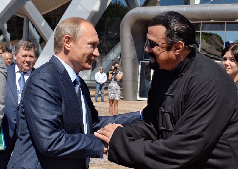 Na skupu rusofila u Moskvi Steven Seagal, ali i dvojica srpskih zastupnika