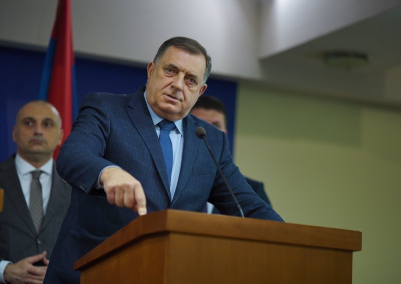 Dodik ima još jedan bizaran zahtjev: LGBTIQ aktivistima želi zabraniti prilaz školama