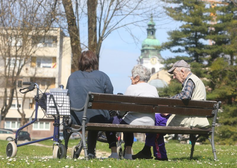 Umirovljenici imaju razloga za slavlje; u travnju će dobiti više novca no ikad